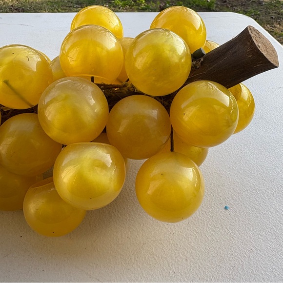 Vintage Grapes Yellow Gold Large Beads Wood Folk Art Funky MCM Grandma Cottage - Picture 2 of 9